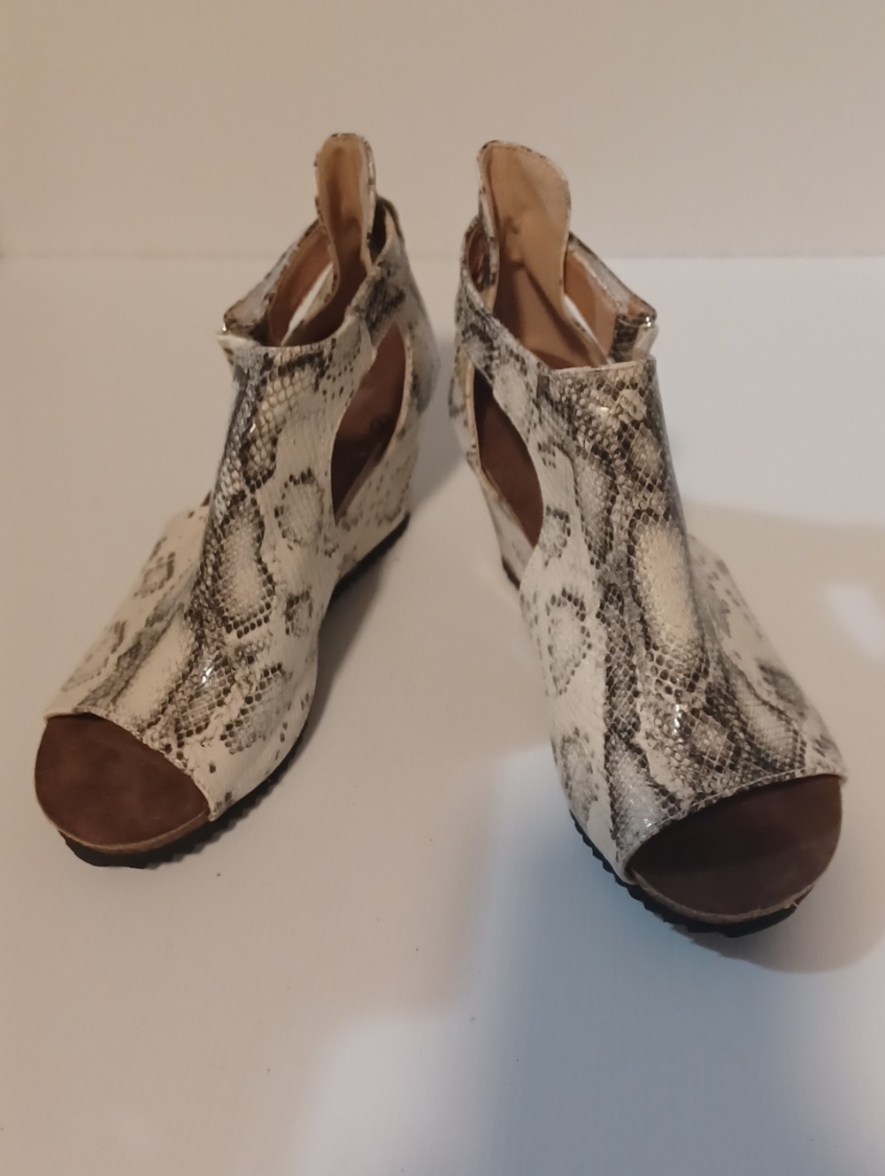 Snake Skin Suede Peekboo  Cork  Casual Wedge Woman's‎ Shoes 7 M New